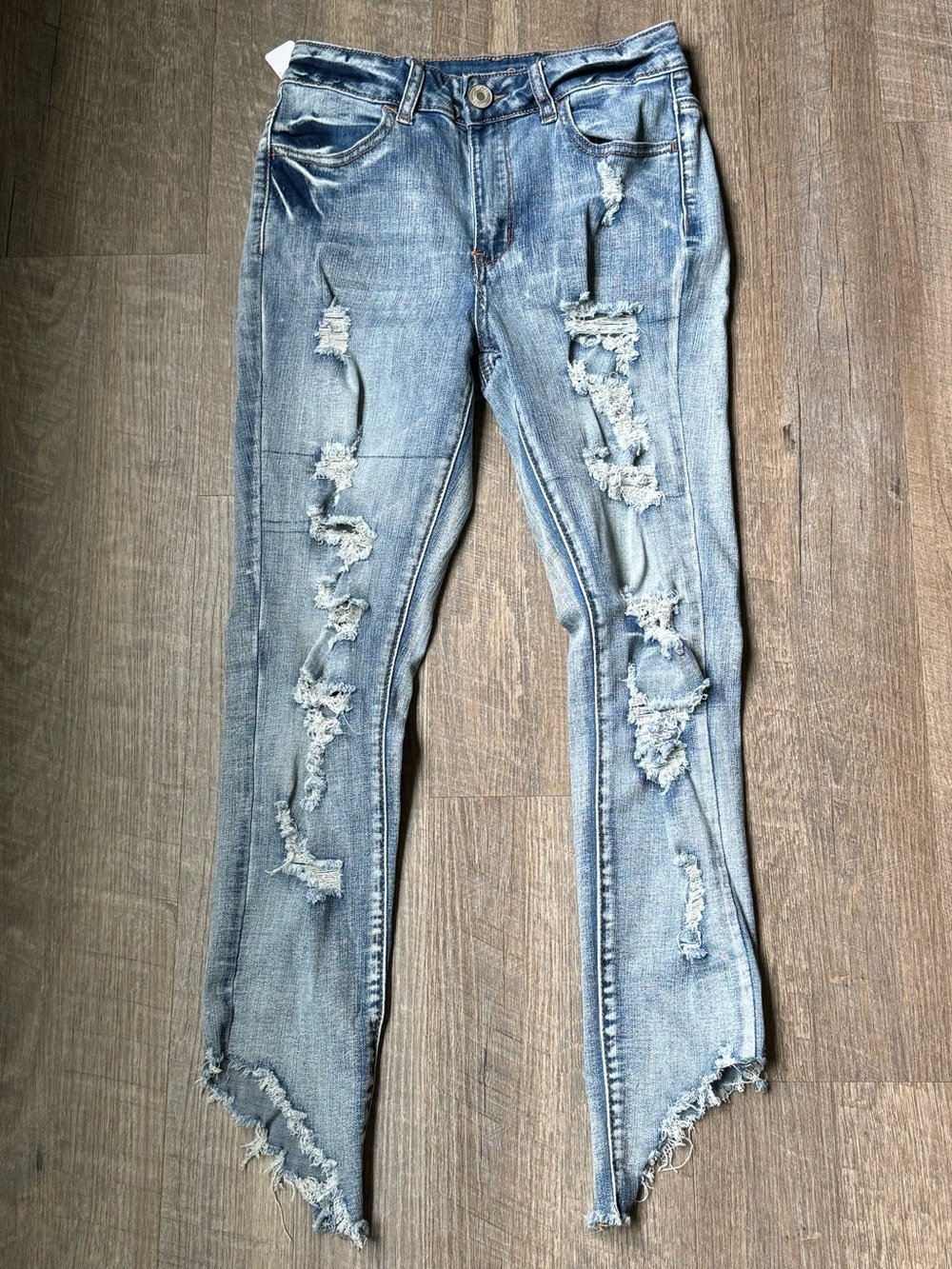 Rue21 High Rise Distressed Cropped Jeans Size 4 Light Wash Raw Hem Stretch Denim